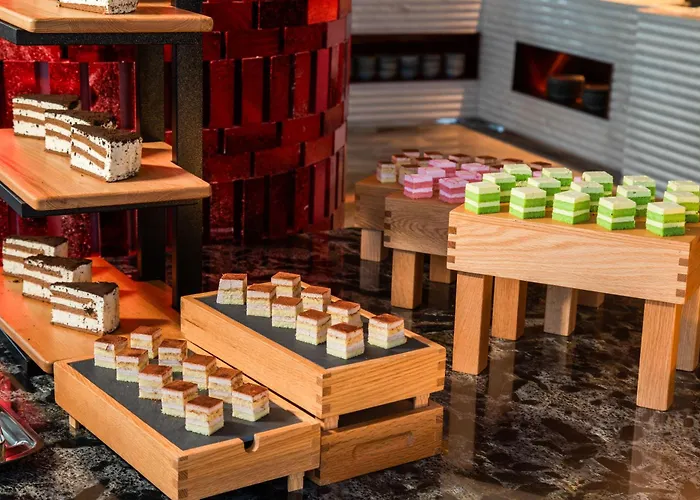 Radisson Red Yangzhou Slender West Lake